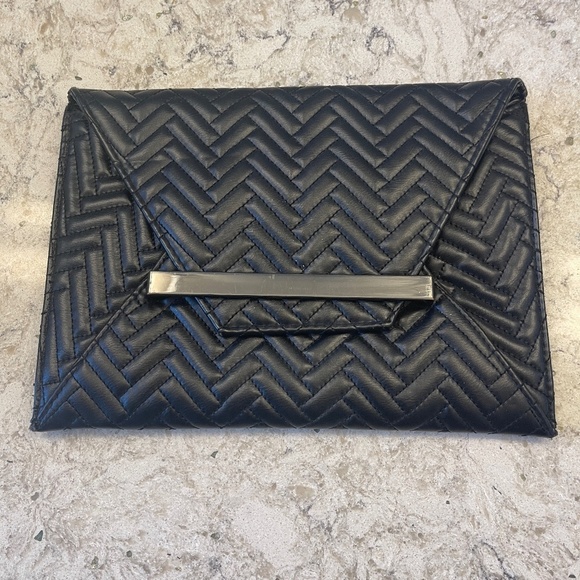 Black clutch purse with herringbone‎ style - Picture 1 of 6